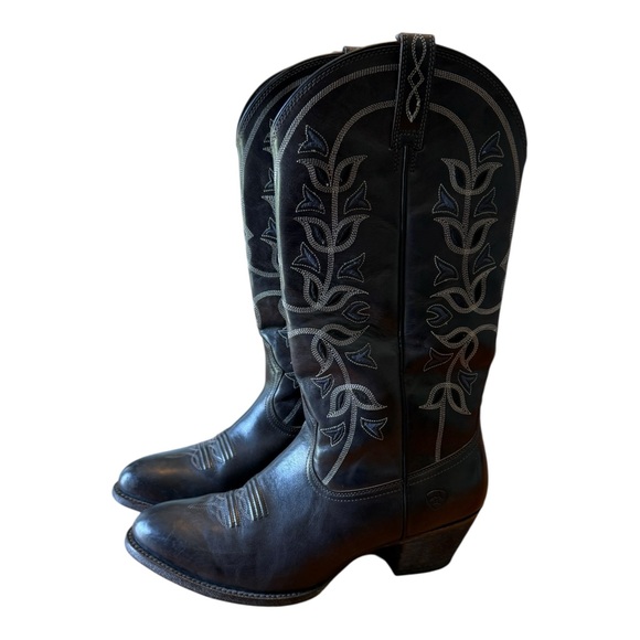 Ariat Shoes - Ariat Women's Hazen Western Boots with a snip toe 11B Black 10014099